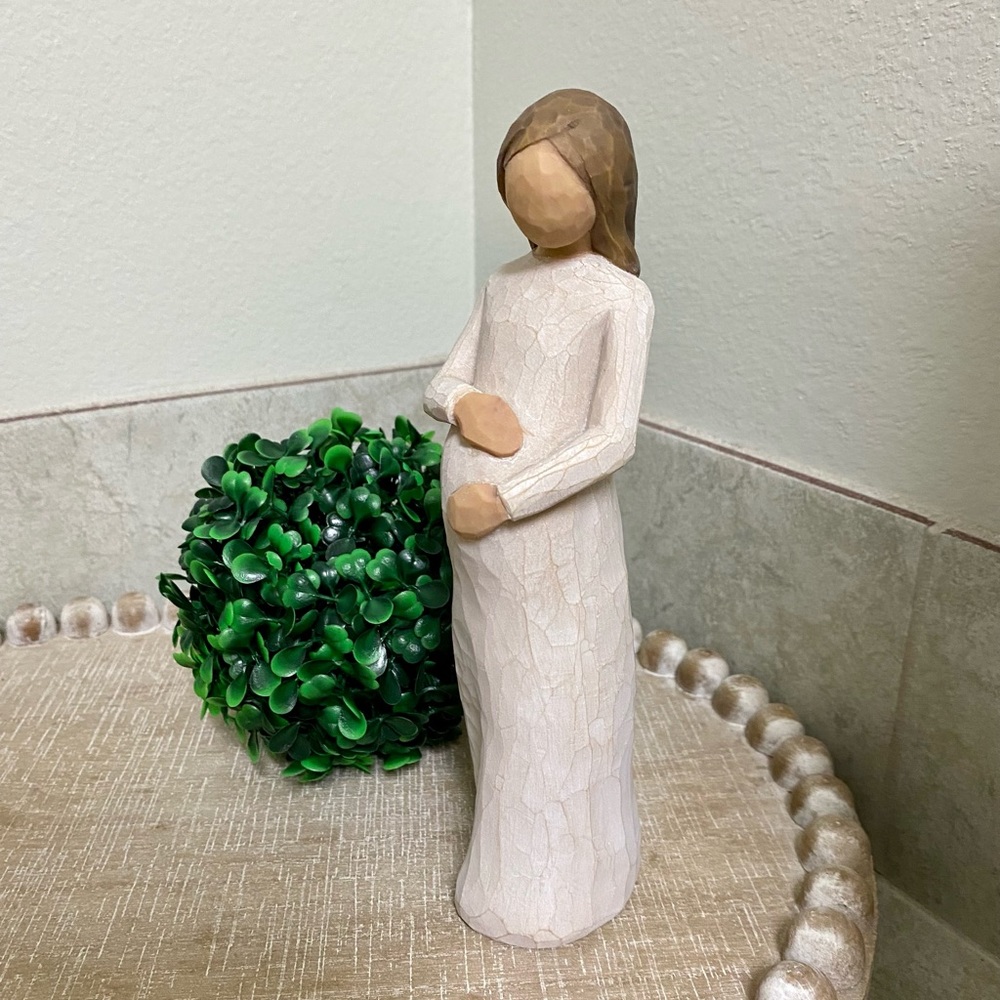 NWT Willow Tree Figurine